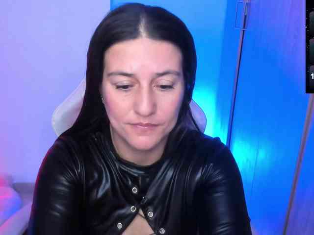 Saskyaajohnson webcam