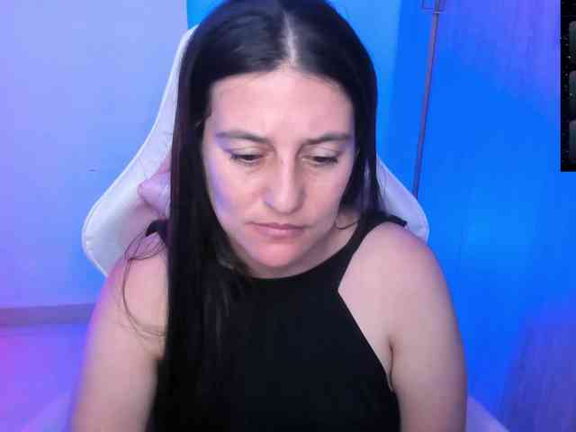 Saskyaajohnson webcam