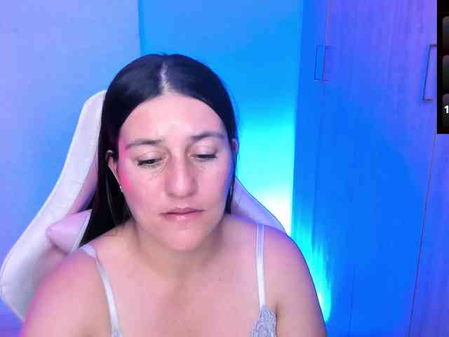 Saskyaajohnson webcam