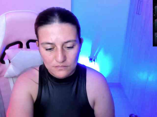 Saskyaajohnson webcam