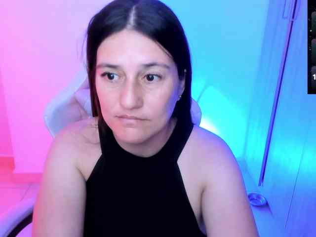 Saskyaajohnson webcam