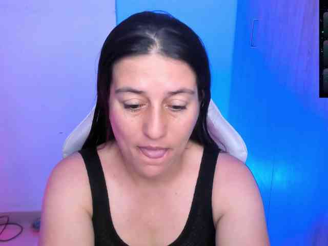 Saskyaajohnson webcam