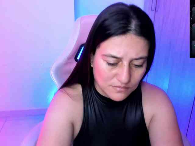 Saskyaajohnson webcam