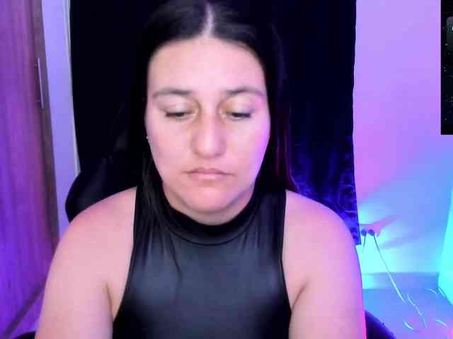 Saskyaajohnson webcam