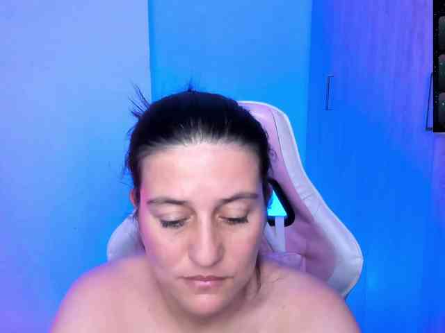 Saskyaajohnson webcam