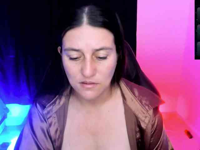 Saskyaajohnson webcam