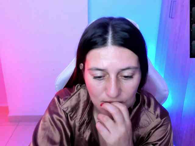 Saskyaajohnson webcam
