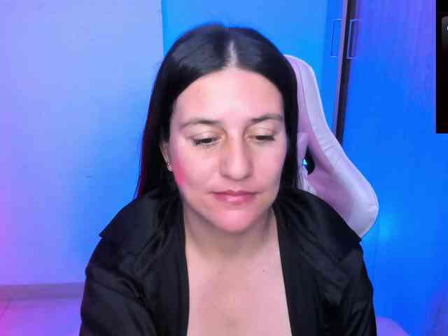 Saskyaajohnson webcam