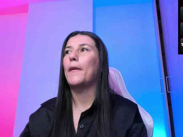 Saskyaajohnson webcam