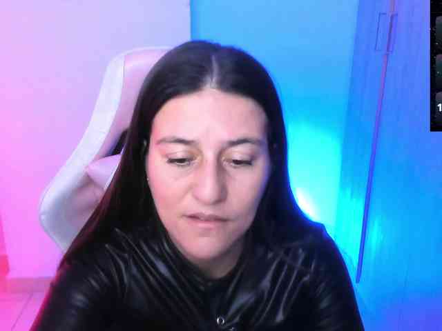 Saskyaajohnson webcam