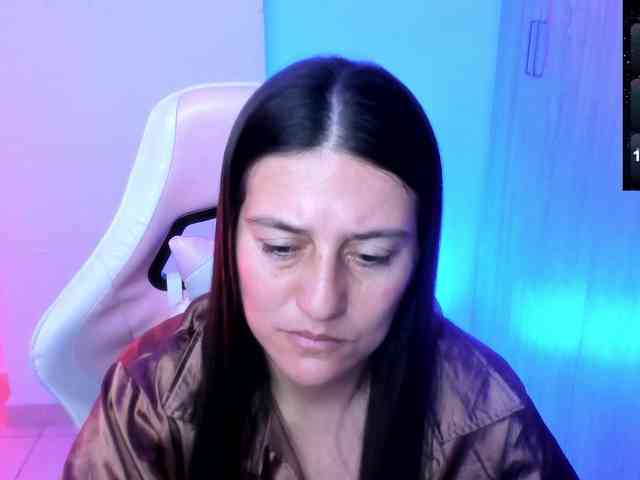 Saskyaajohnson webcam