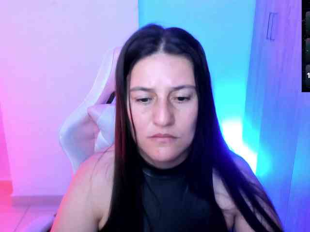Saskyaajohnson webcam