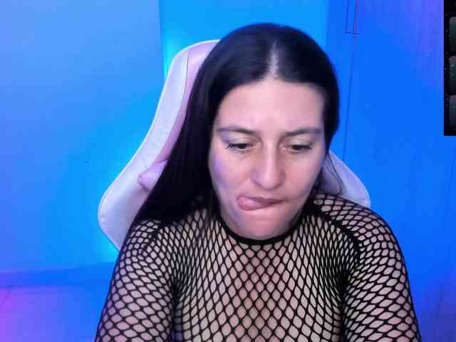Saskyaajohnson webcam