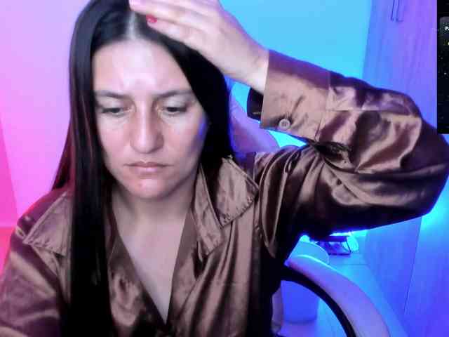 Saskyaajohnson webcam