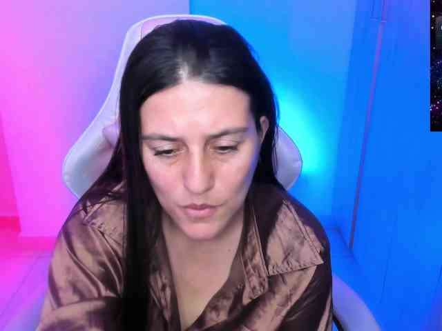 Saskyaajohnson webcam