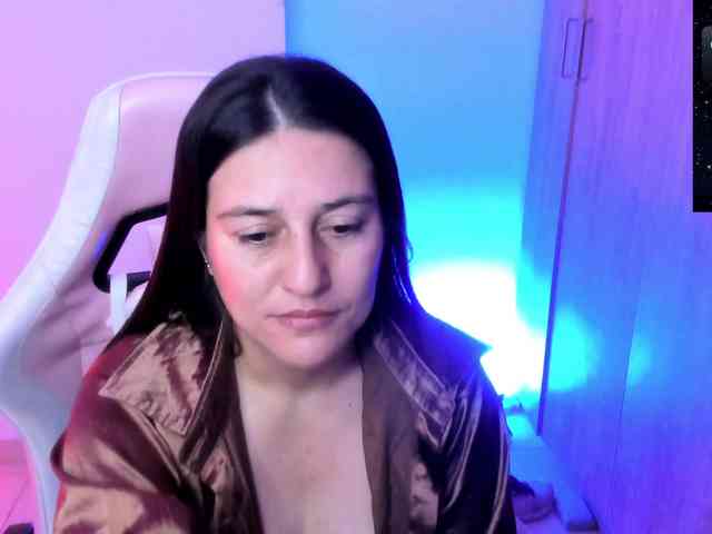 Saskyaajohnson webcam