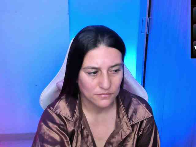 Saskyaajohnson webcam