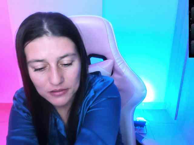 Saskyaajohnson webcam