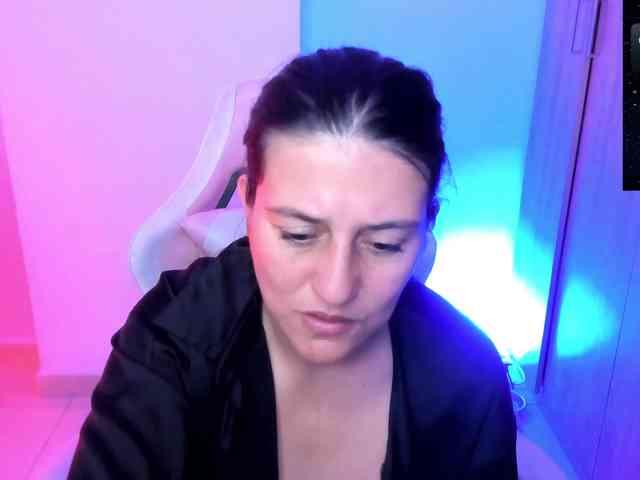 Saskyaajohnson webcam