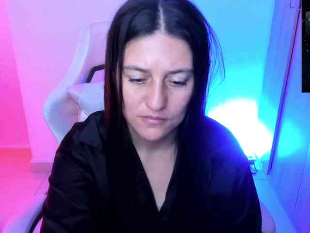 Saskyaajohnson webcam