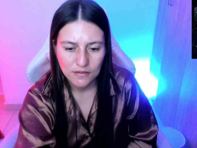 Saskyaajohnson webcam