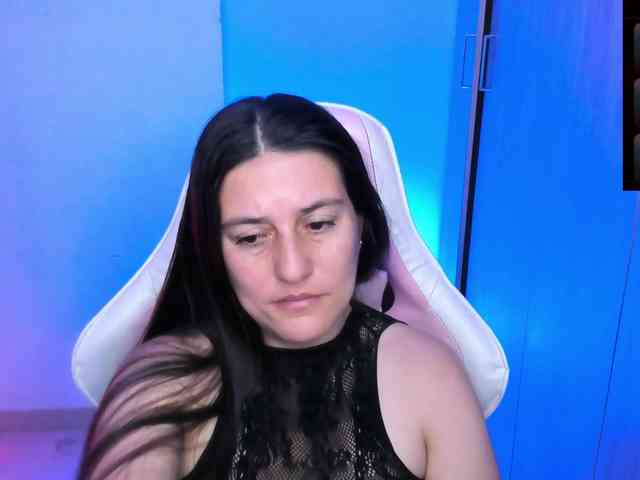 Saskyaajohnson webcam