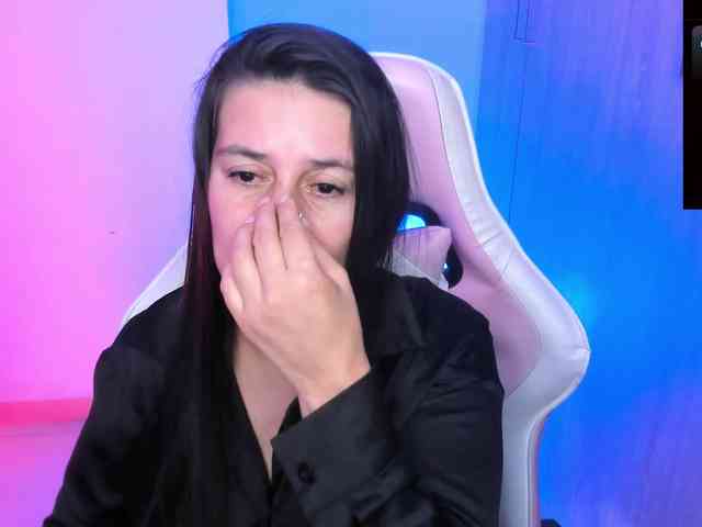 Saskyaajohnson webcam