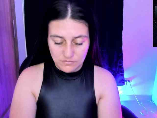 Saskyaajohnson webcam