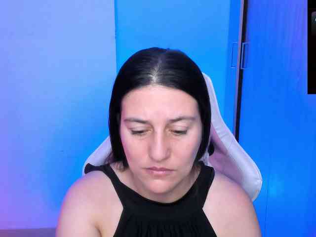 Saskyaajohnson webcam