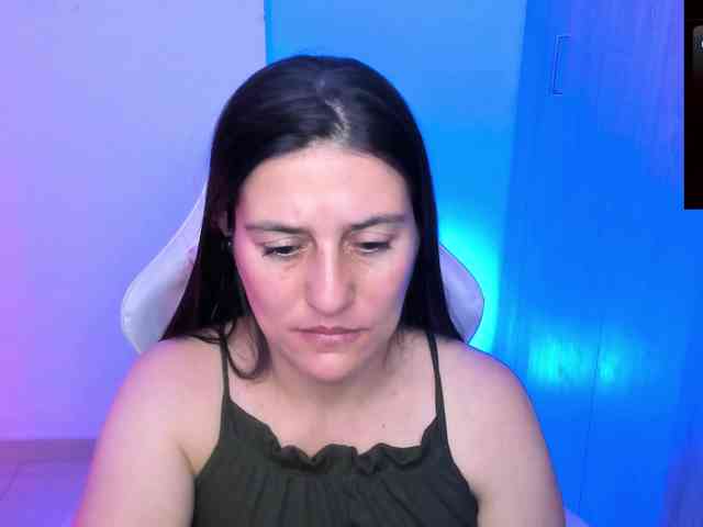 Saskyaajohnson webcam