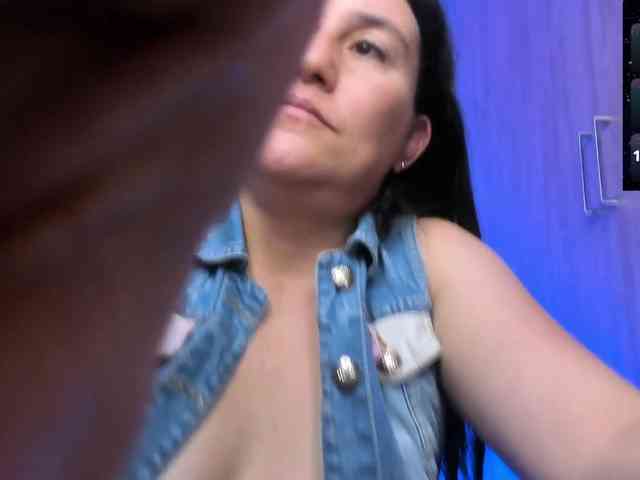 Saskyaajohnson webcam