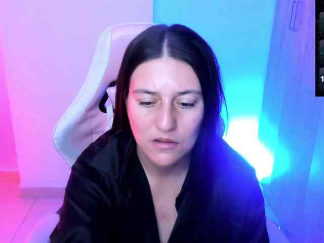 Saskyaajohnson webcam