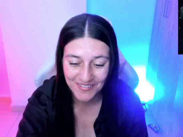 Saskyaajohnson webcam