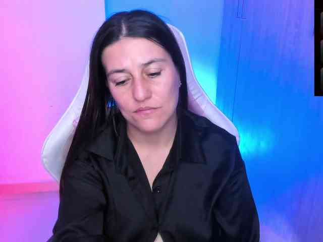 Saskyaajohnson webcam