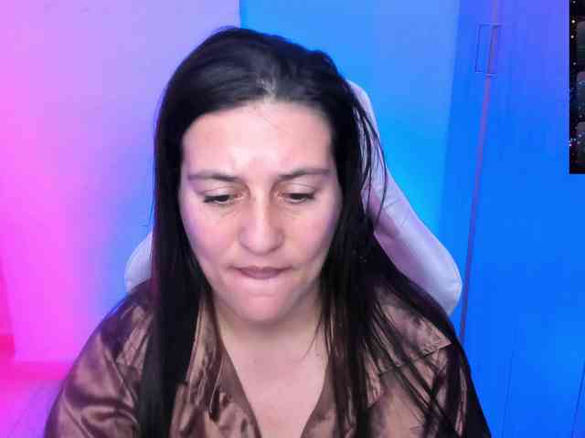 Saskyaajohnson webcam