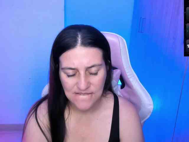 Saskyaajohnson webcam