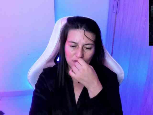 Saskyaajohnson webcam
