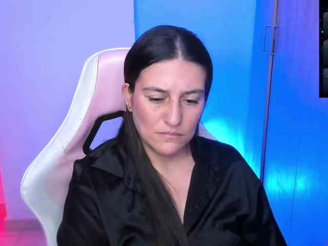 Saskyaajohnson webcam