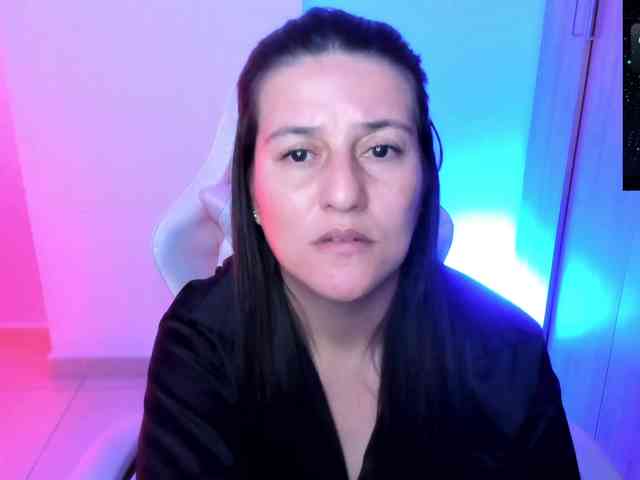 Saskyaajohnson webcam