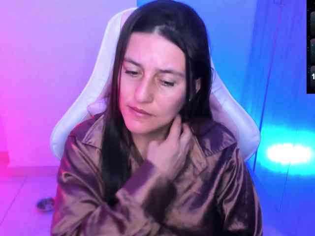 Saskyaajohnson webcam