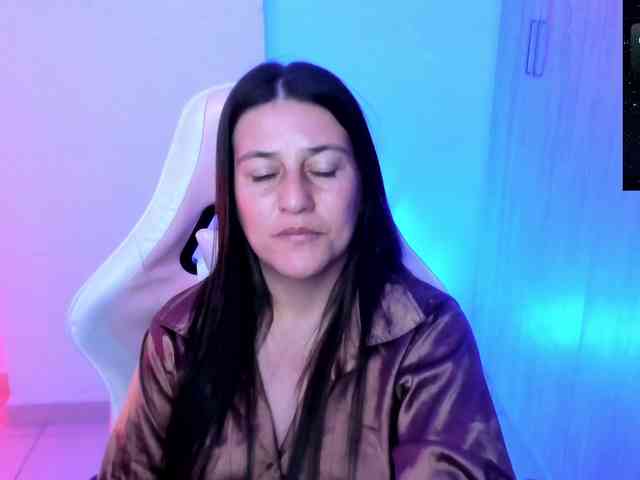 Saskyaajohnson webcam