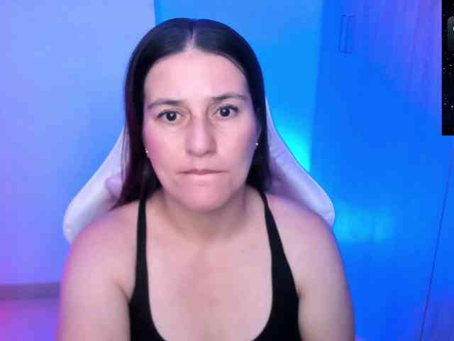Saskyaajohnson webcam