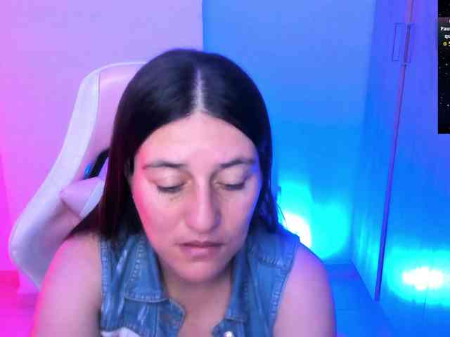 Saskyaajohnson webcam