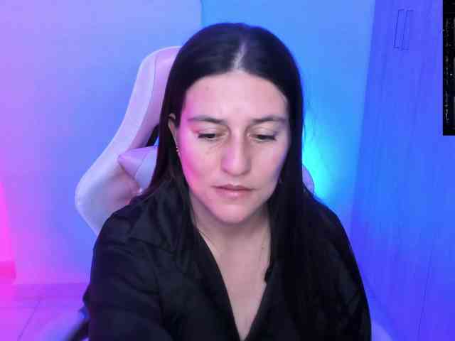 Saskyaajohnson Live Webcam on BongaCams