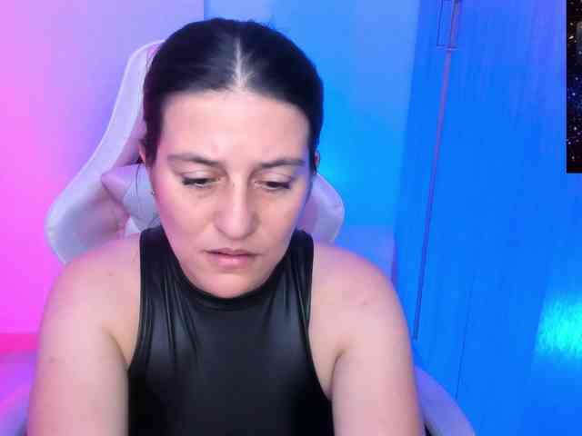 Saskyaajohnson webcam