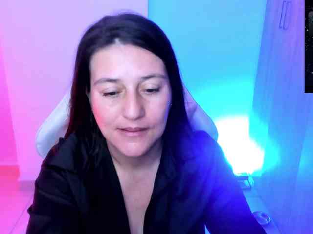 Saskyaajohnson webcam