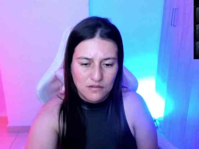 Saskyaajohnson webcam