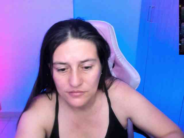 Saskyaajohnson webcam