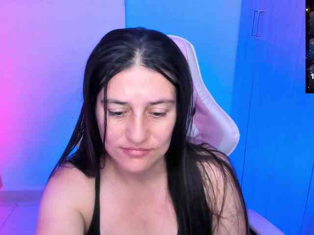 Saskyaajohnson webcam