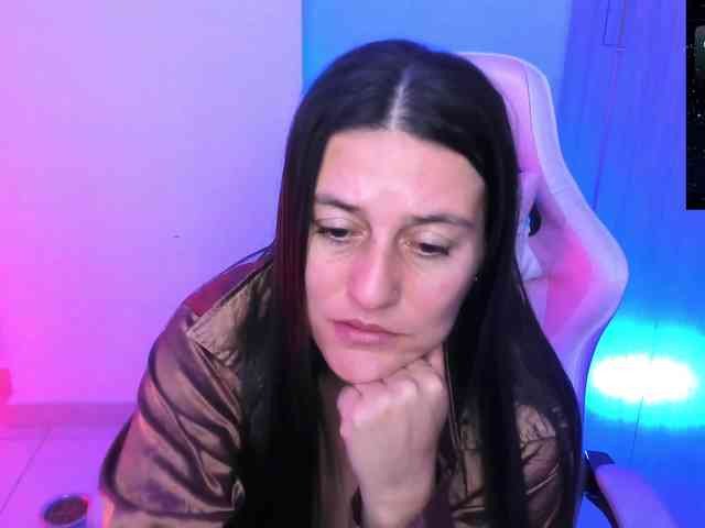 Saskyaajohnson webcam